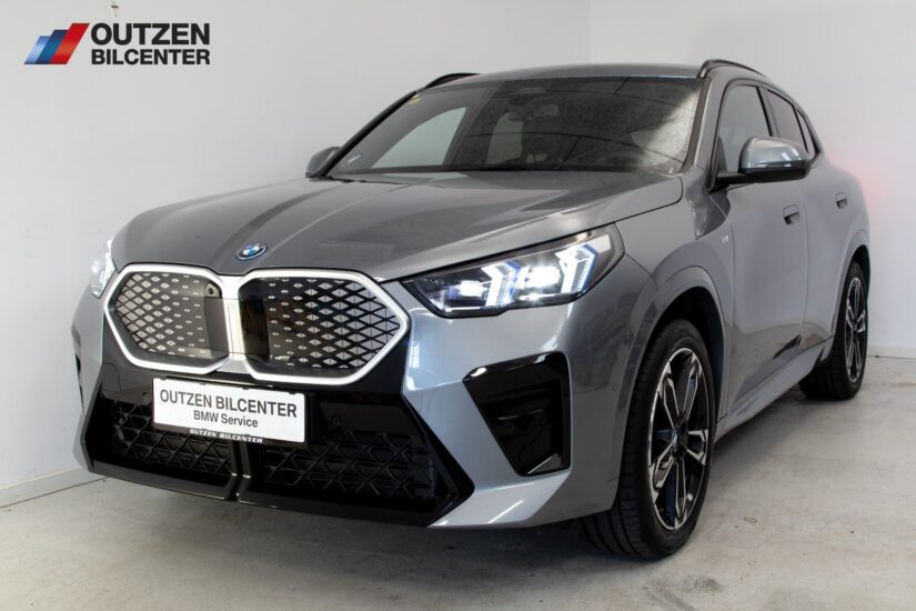 BMW iX2 eDrive20 Fully Charged M-Sport hos Outzen Bilcenter [0]